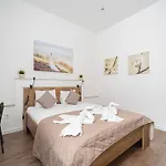 Premium With 4 Bedrooms 3 Bathrooms At Synagogue *