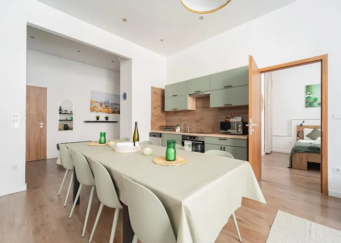 Premium With 4 Bedrooms 3 Bathrooms At Synagogue *