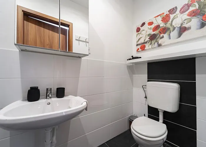 Premium With 4 Bedrooms 3 Bathrooms At Synagogue Apartamento *