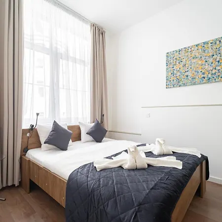 Premium With 4 Bedrooms 3 Bathrooms Apartment Budapest