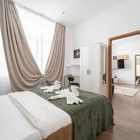 Apartment Premium With 4 Bedrooms 3 Bathrooms Budapest