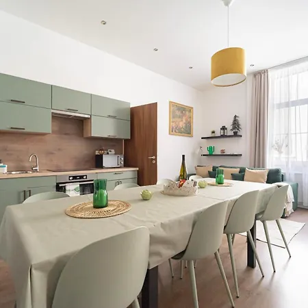 Premium With 4 Bedrooms 3 Bathrooms *