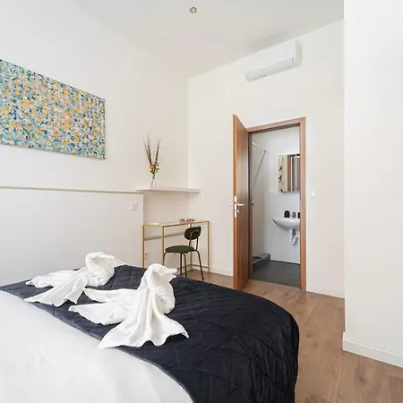 Premium With 4 Bedrooms 3 Bathrooms Apartment Budapest
