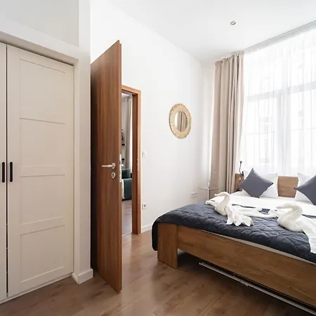 Premium With 4 Bedrooms 3 Bathrooms * Budapest