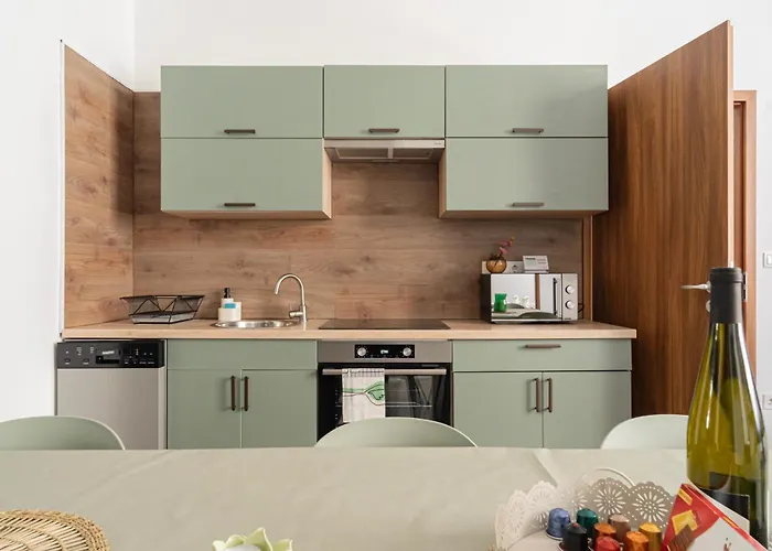 Premium With 4 Bedrooms 3 Bathrooms At Synagogue *