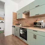 Апартаменты Premium With 4 Bedrooms 3 Bathrooms At Synagogue Будапешт