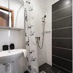 Апартаменты Premium With 4 Bedrooms 3 Bathrooms At Synagogue *