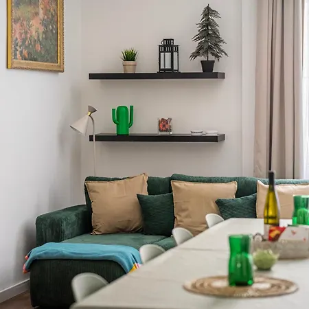 Апартаменты Premium With 4 Bedrooms 3 Bathrooms At Synagogue *